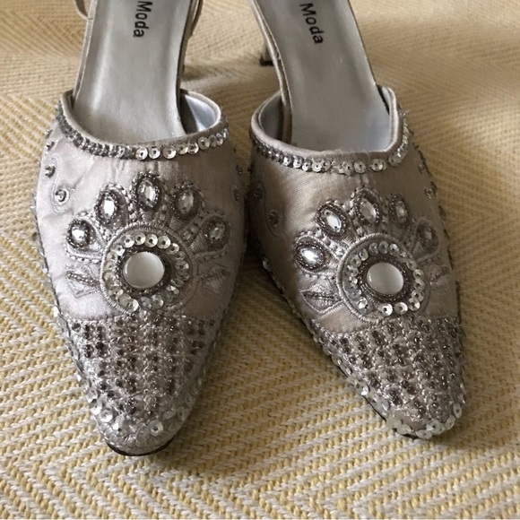 Vintage Silver Beaded Shoes - Picture 2 of 11